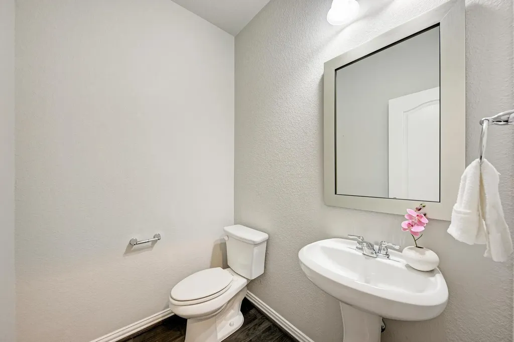 284 Everglade Drive Buda TX 78610