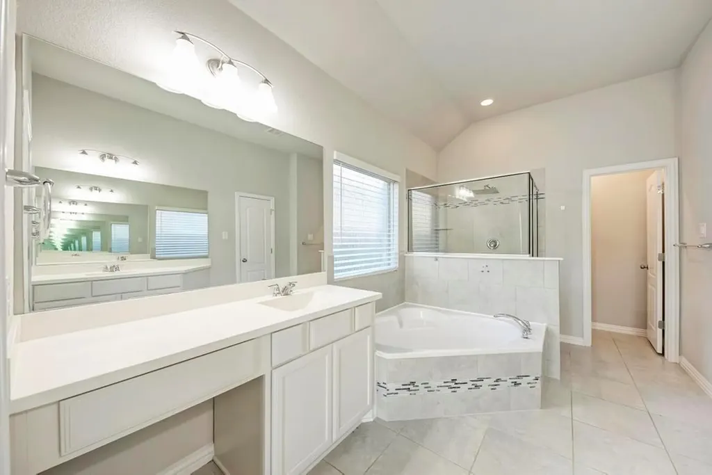 284 Everglade Drive Buda TX 78610