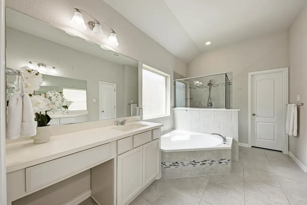 284 Everglade Drive Buda TX 78610