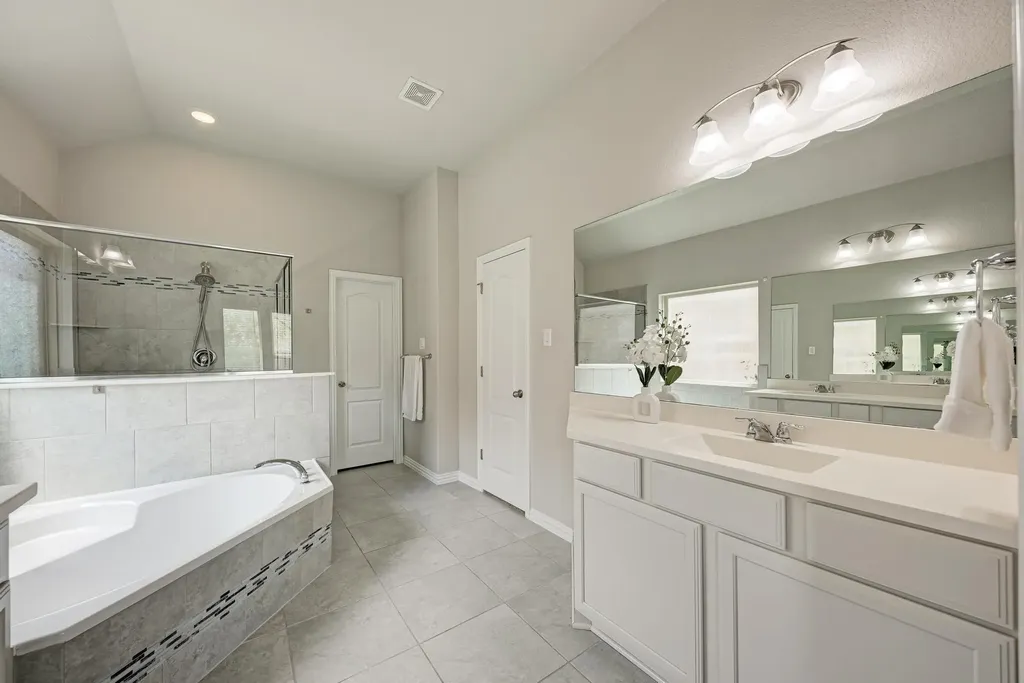 284 Everglade Drive Buda TX 78610