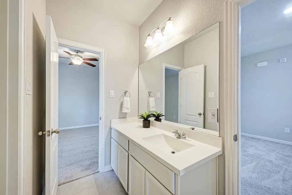 284 Everglade Drive Buda TX 78610