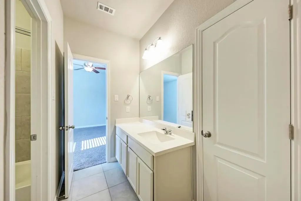 284 Everglade Drive Buda TX 78610