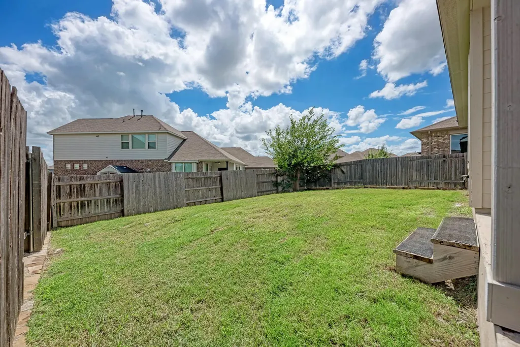 284 Everglade Drive Buda TX 78610