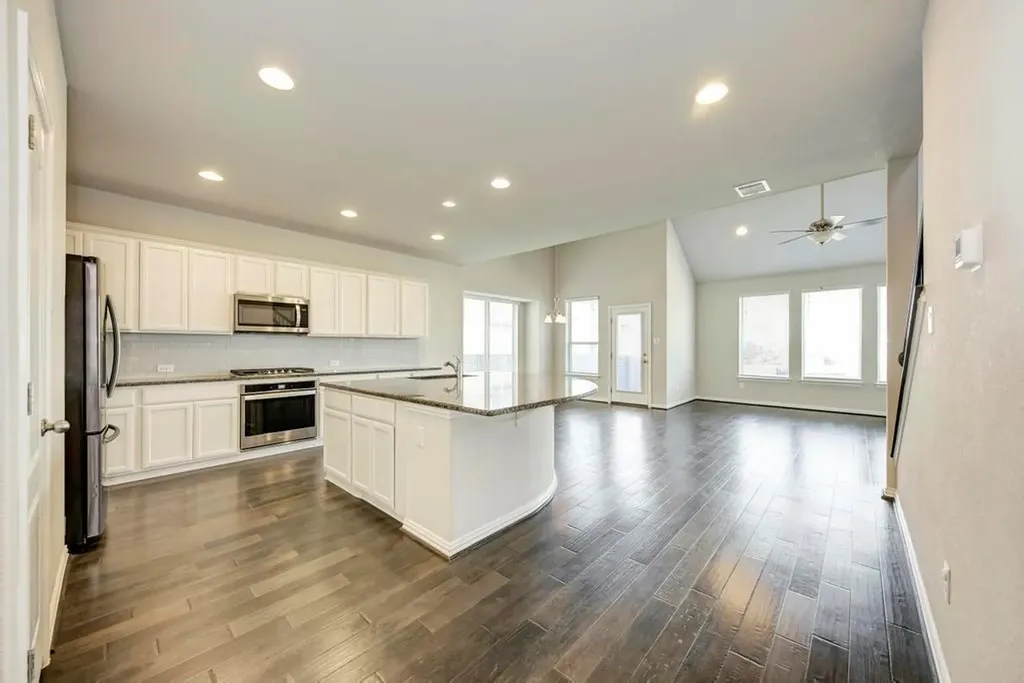 284 Everglade Drive Buda TX 78610