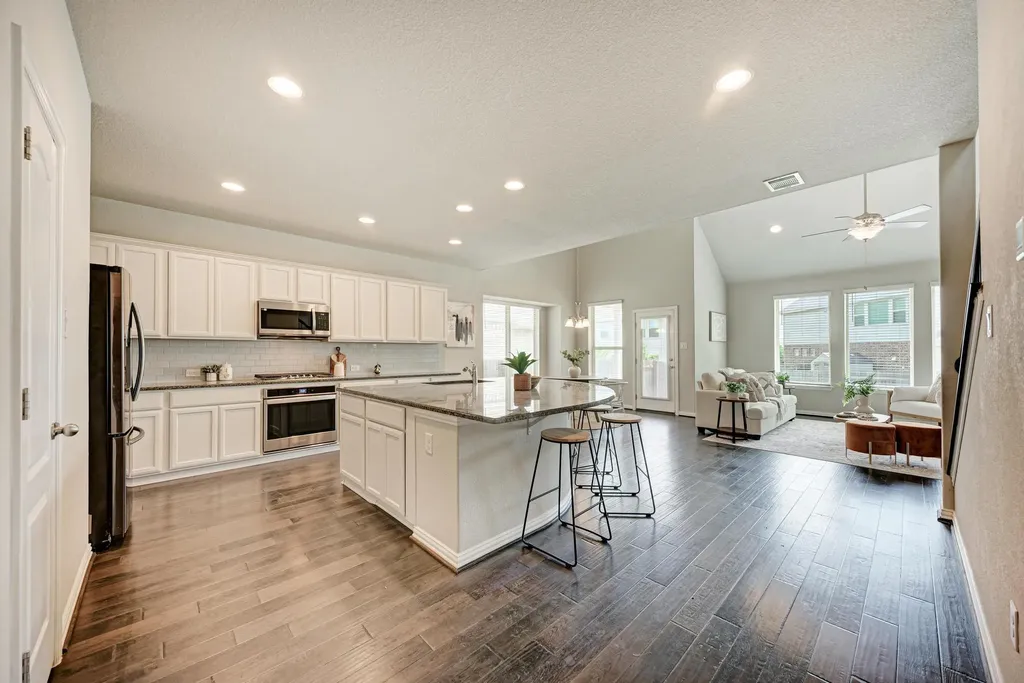 284 Everglade Drive Buda TX 78610