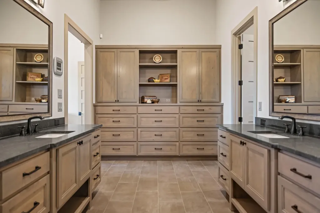 176 Inspiration Loop Fredericksburg TX 78624