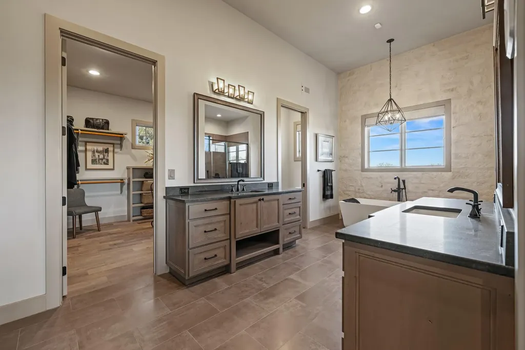 176 Inspiration Loop Fredericksburg TX 78624
