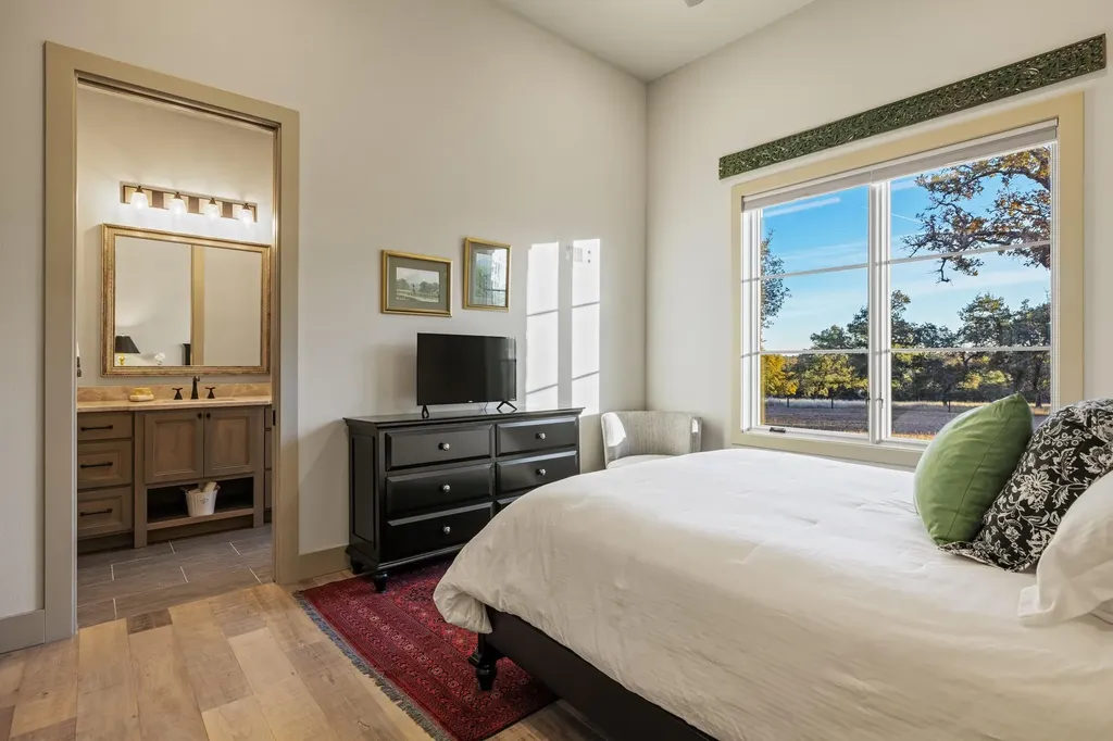 176 Inspiration Loop Fredericksburg TX 78624