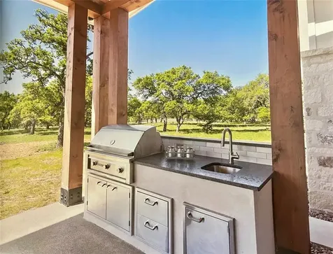 176 Inspiration Loop Fredericksburg TX 78624