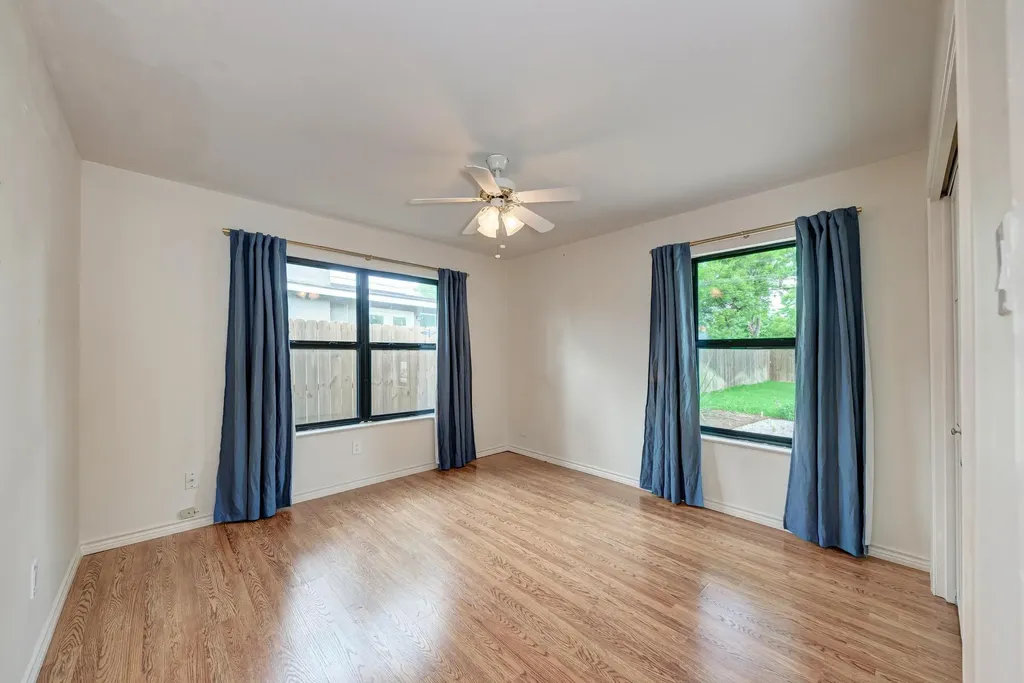 4702 Hilldale Drive Austin TX 78723