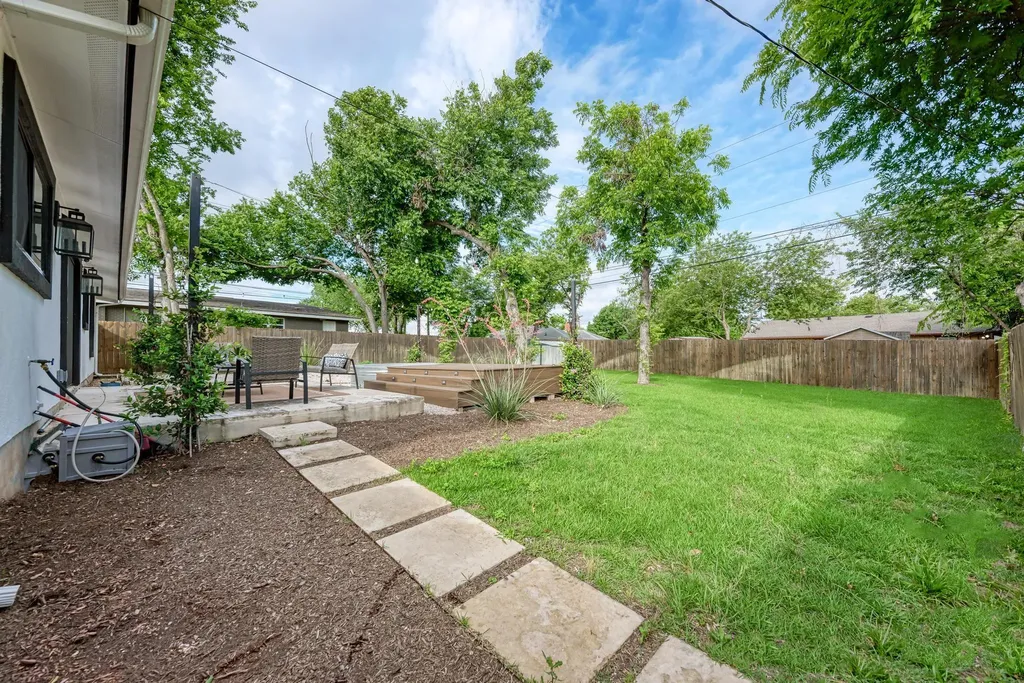 4702 Hilldale Drive Austin TX 78723