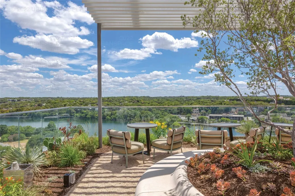 44 East Avenue Austin TX 78701