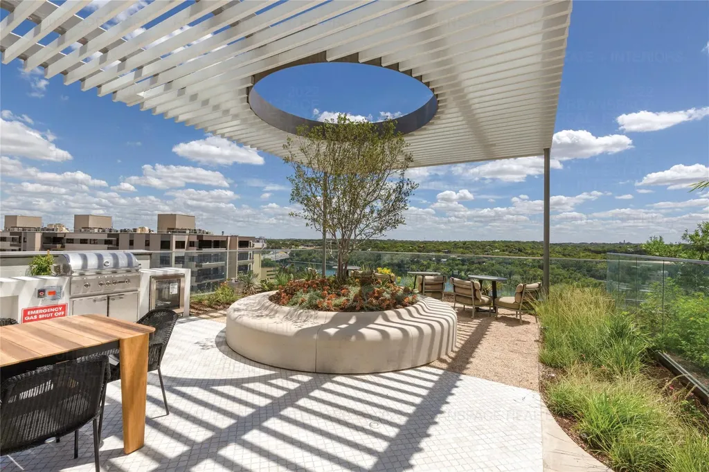 44 East Avenue Austin TX 78701