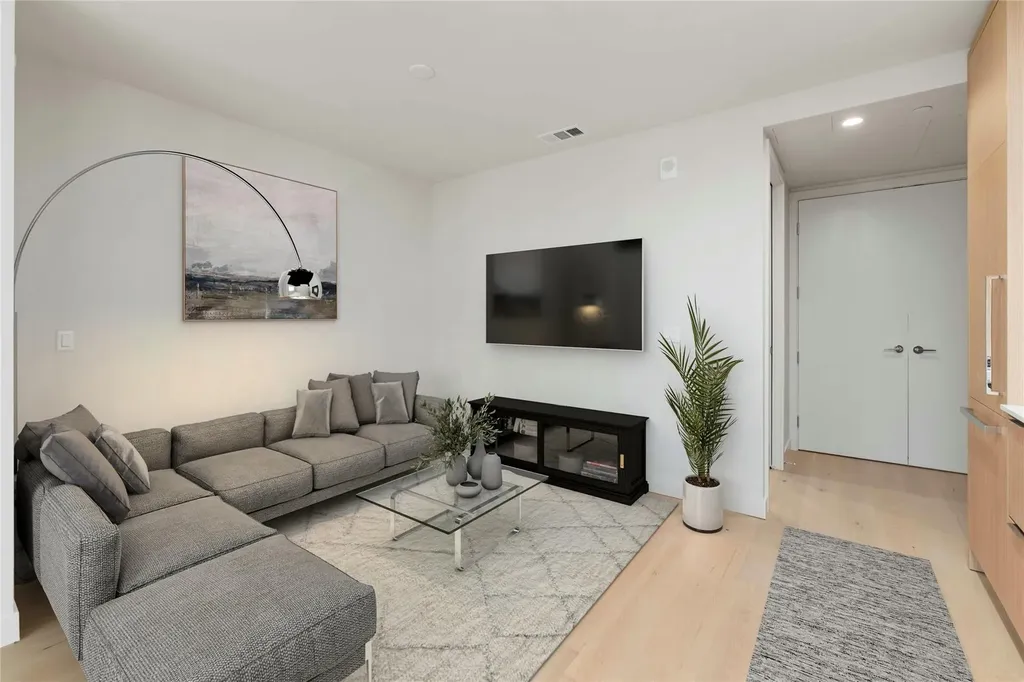44 East Avenue Austin TX 78701