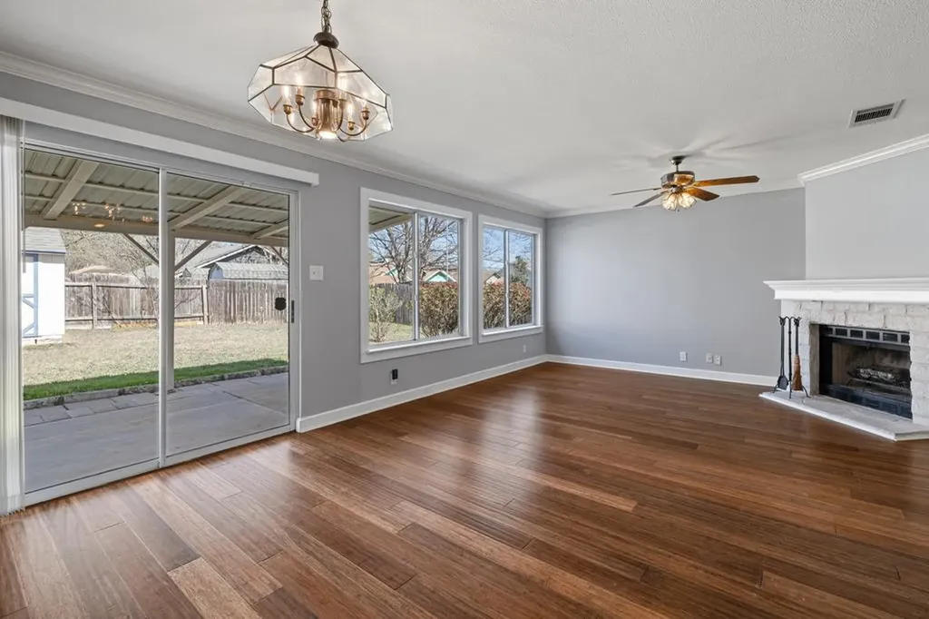 808 Minturn Lane Austin TX 78748