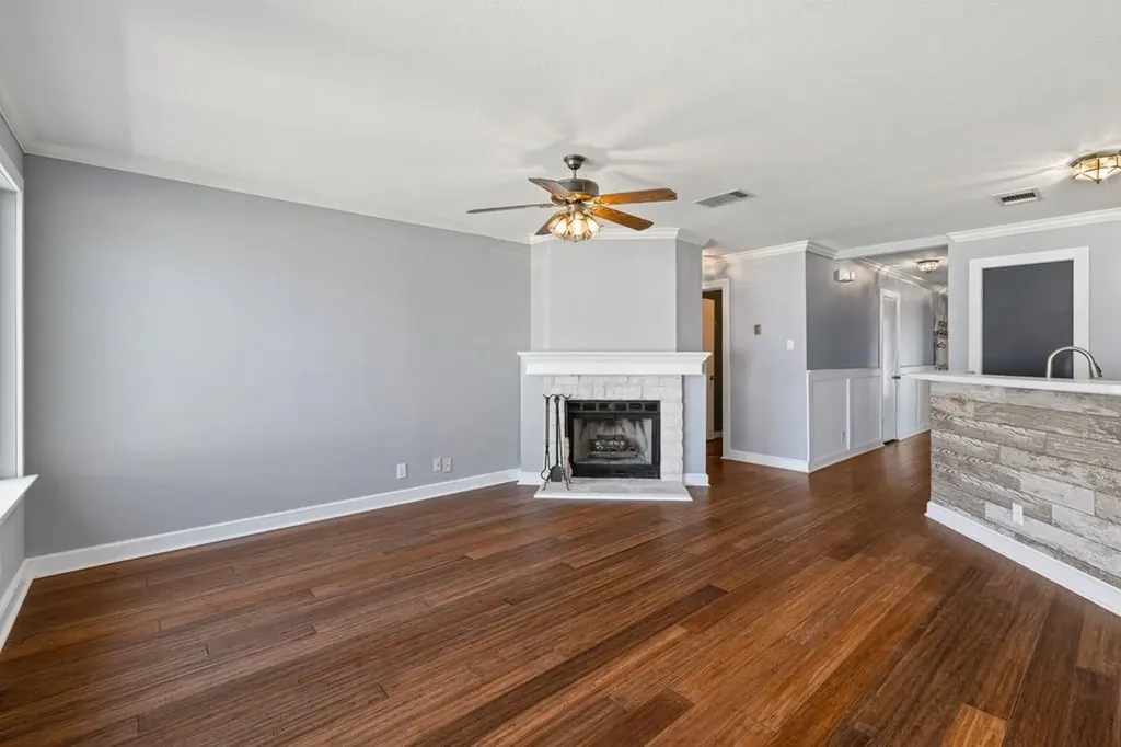808 Minturn Lane Austin TX 78748