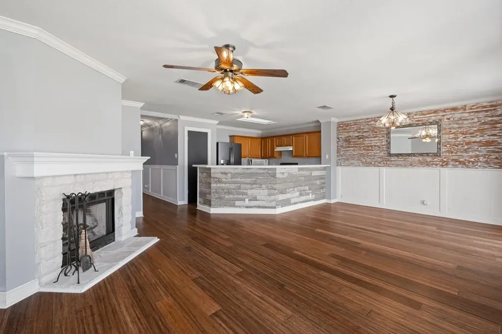 808 Minturn Lane Austin TX 78748