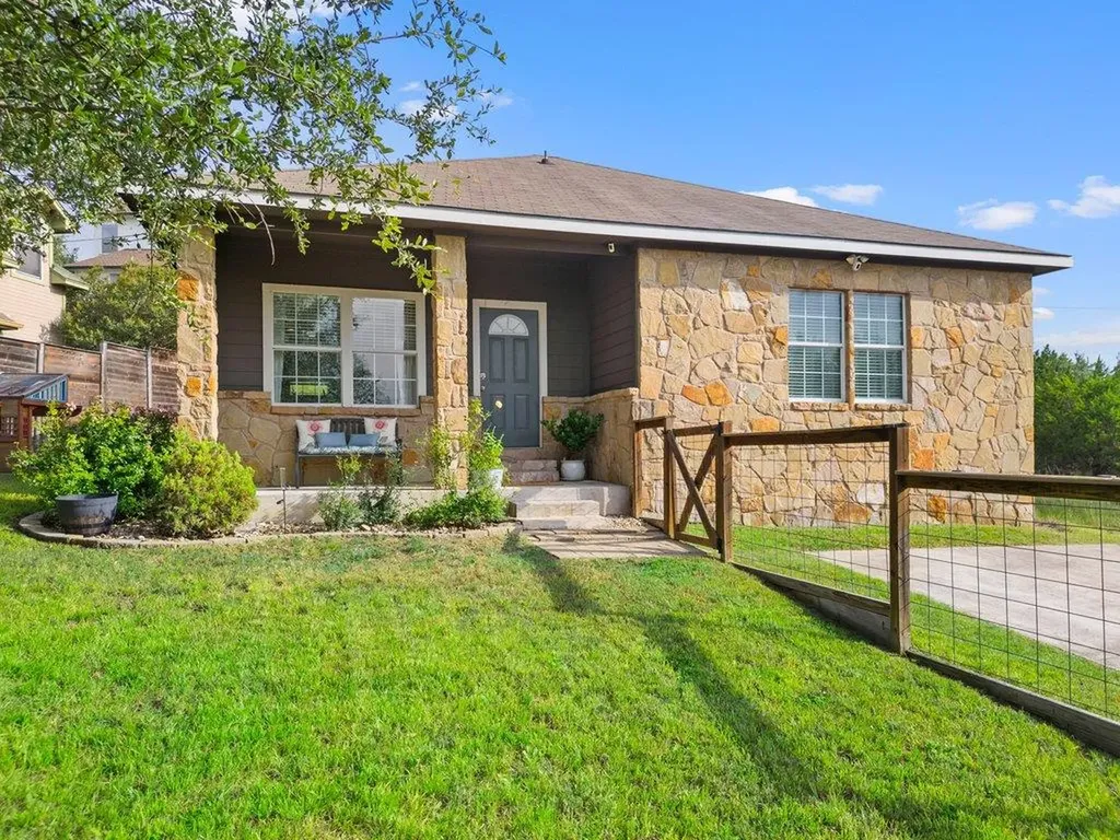 10604 Lake Beach Drive Dripping Springs TX 78620
