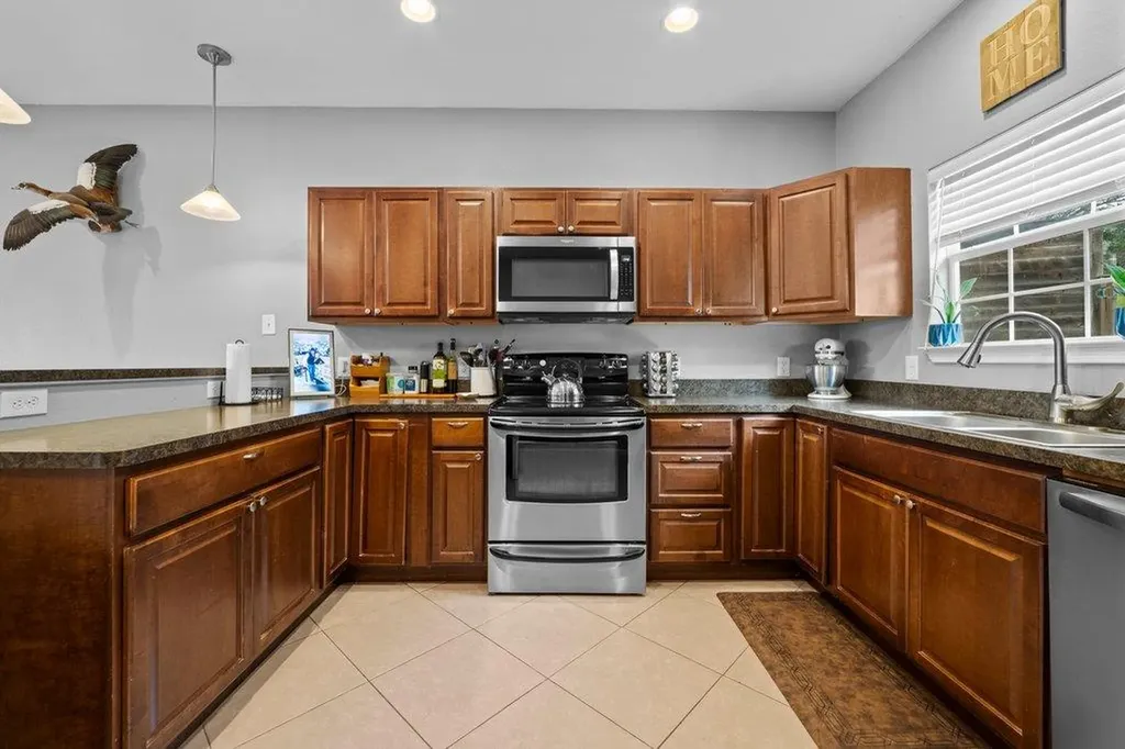 10604 Lake Beach Drive Dripping Springs TX 78620