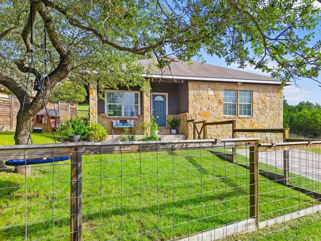 10604 Lake Beach Drive Dripping Springs TX 78620