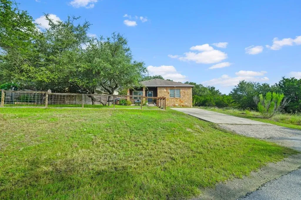 10604 Lake Beach Drive Dripping Springs TX 78620