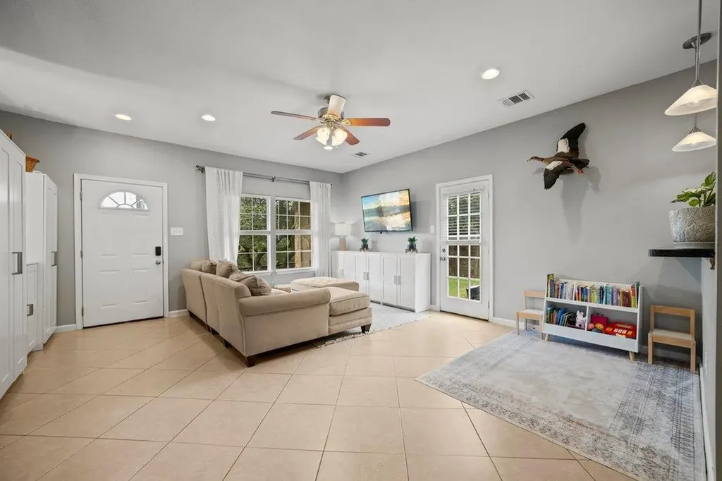 10604 Lake Beach Drive Dripping Springs TX 78620