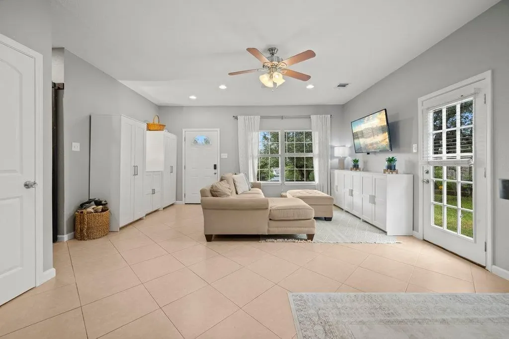 10604 Lake Beach Drive Dripping Springs TX 78620