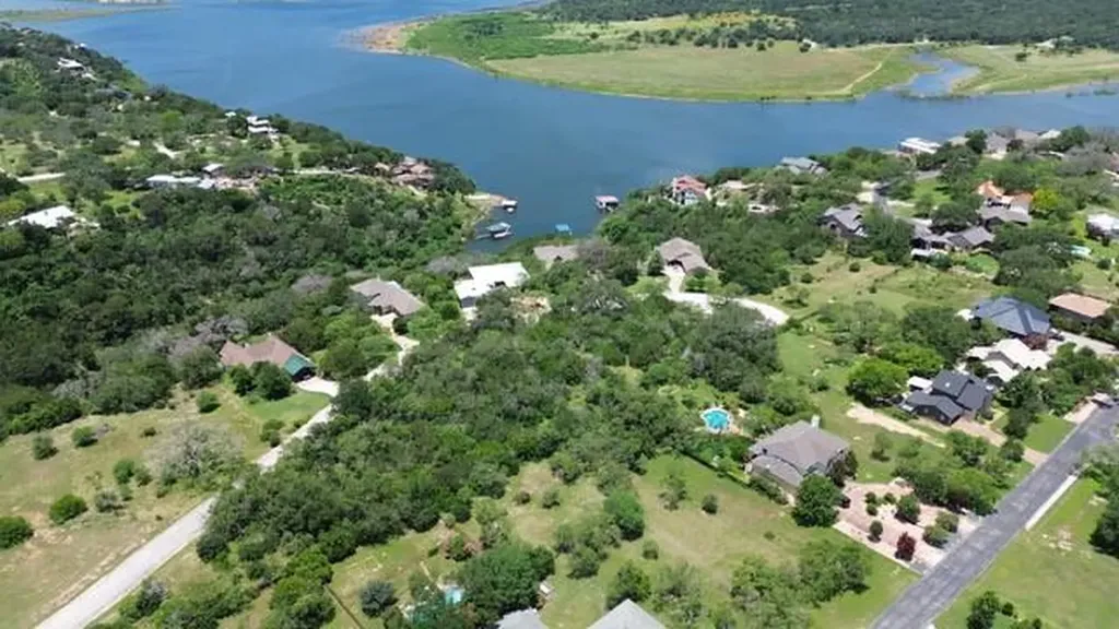 29-32 Hummingbird Way Spicewood TX 78669