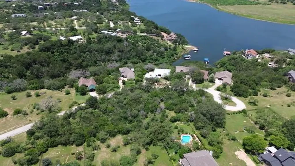 29-32 Hummingbird Way Spicewood TX 78669