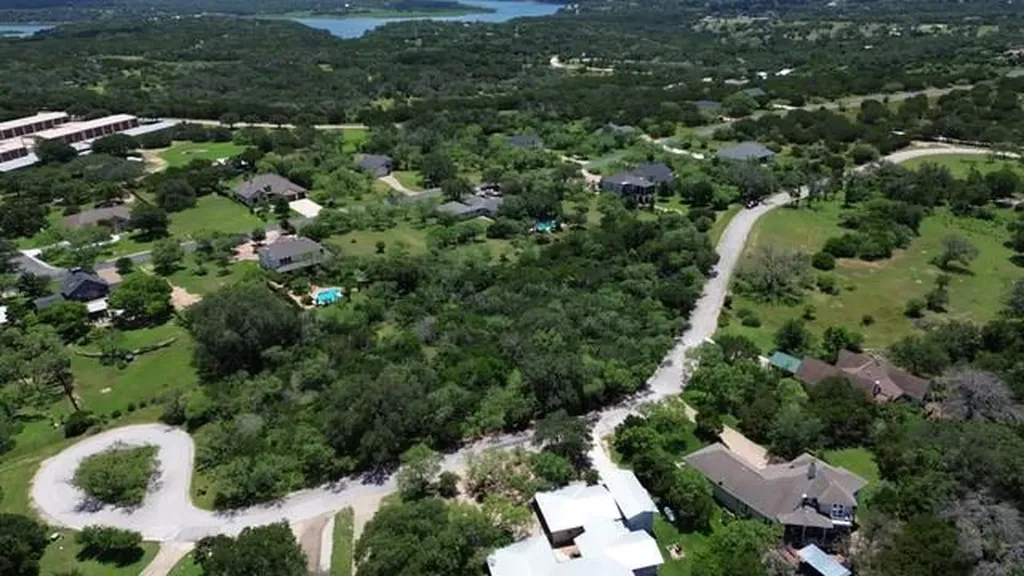 29-32 Hummingbird Way Spicewood TX 78669