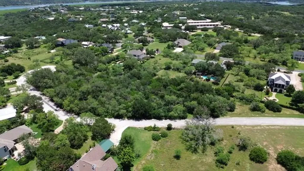 29-32 Hummingbird Way Spicewood TX 78669