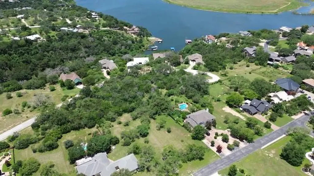 29-32 Hummingbird Way Spicewood TX 78669