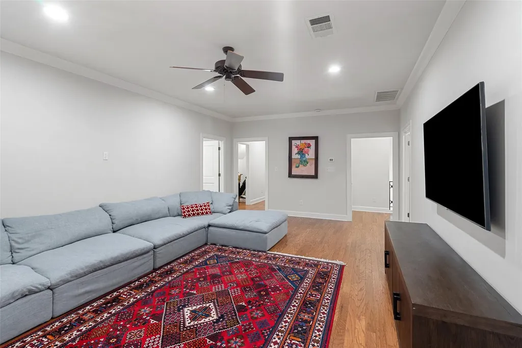 327 Meadowlakes Drive Meadowlakes TX 78654