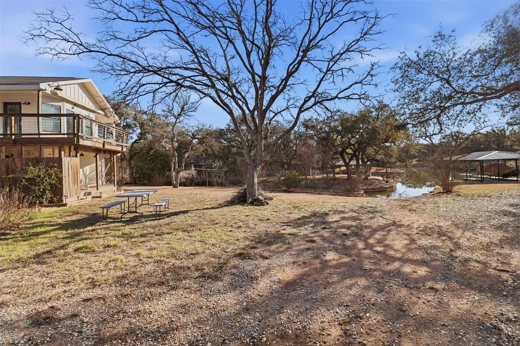 610 Williams Lakeshore Kingsland TX 78639