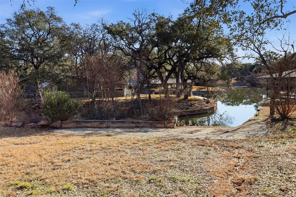 610 Williams Lakeshore Kingsland TX 78639