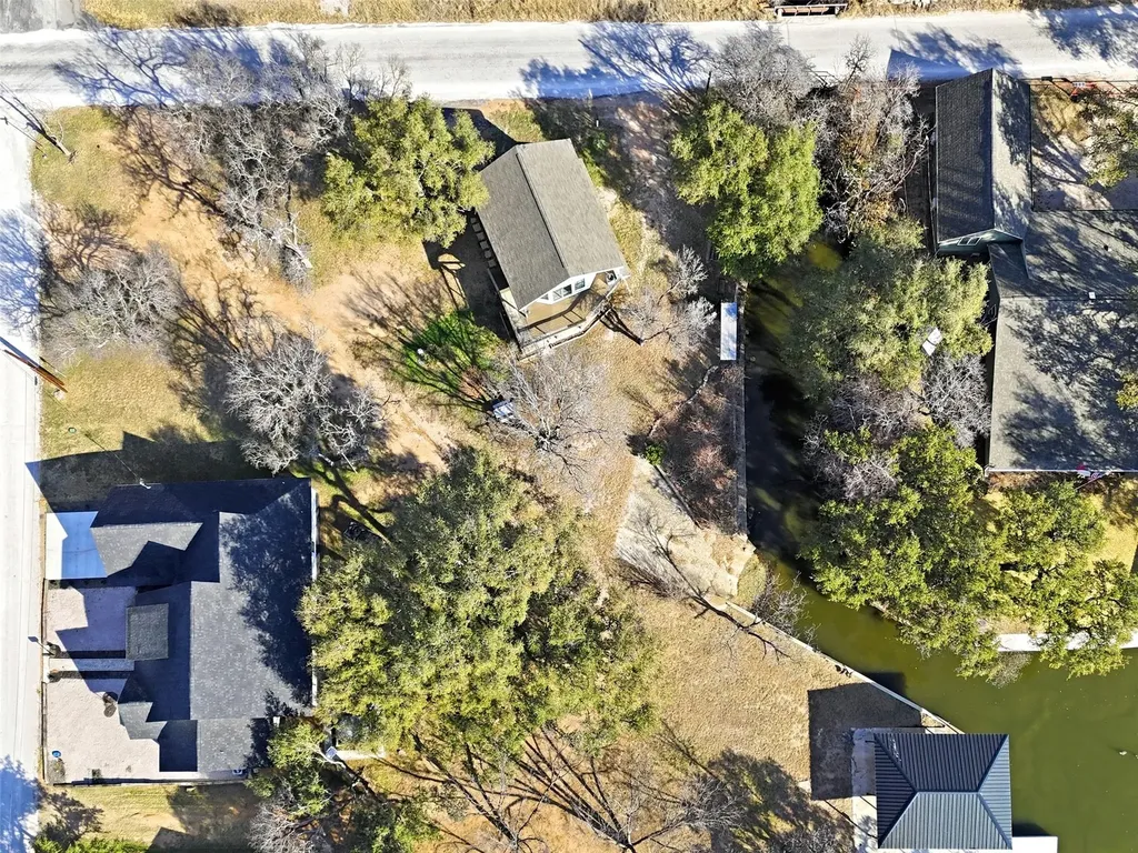 610 Williams Lakeshore Kingsland TX 78639