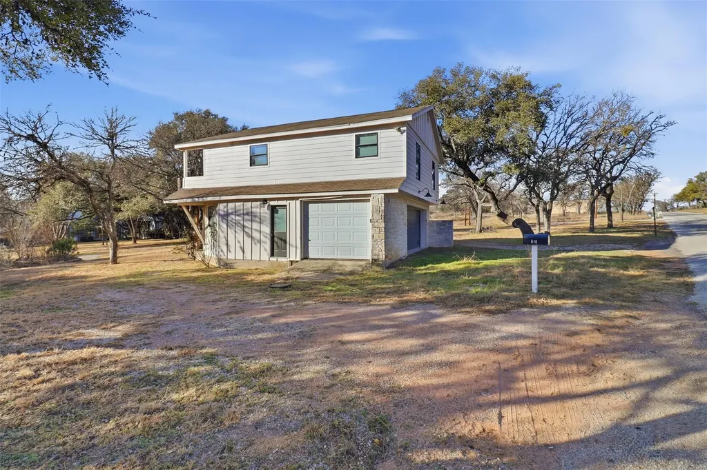 610 Williams Lakeshore Kingsland TX 78639