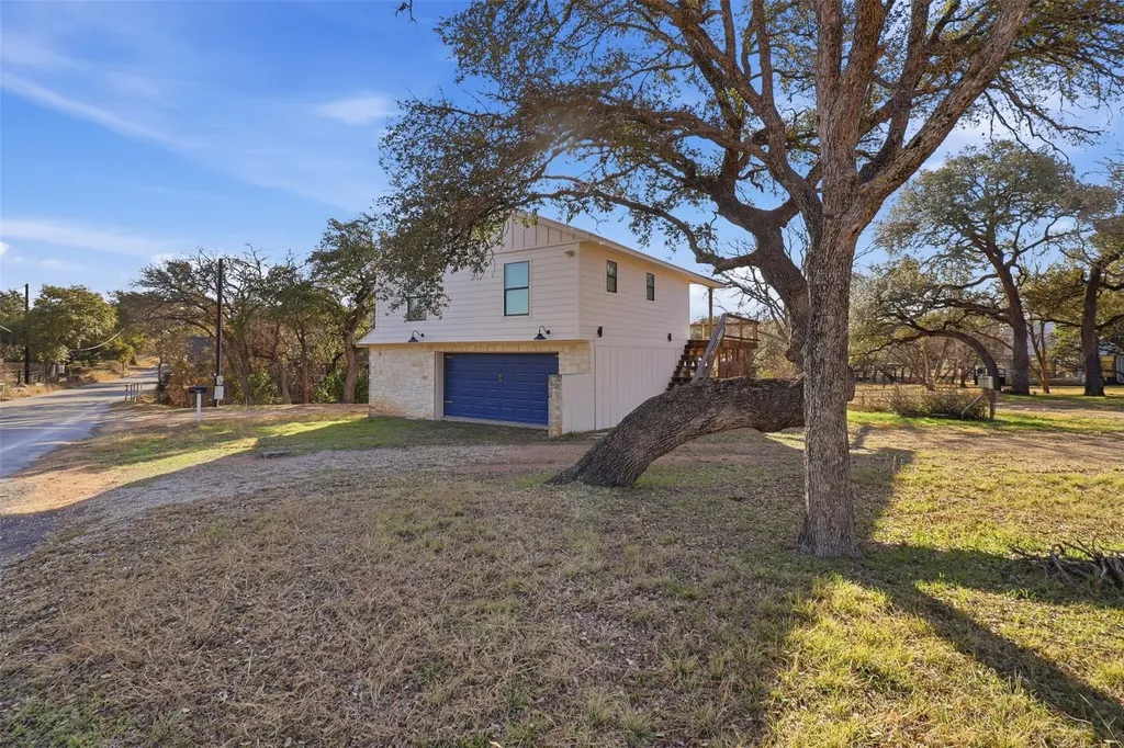 610 Williams Lakeshore Kingsland TX 78639