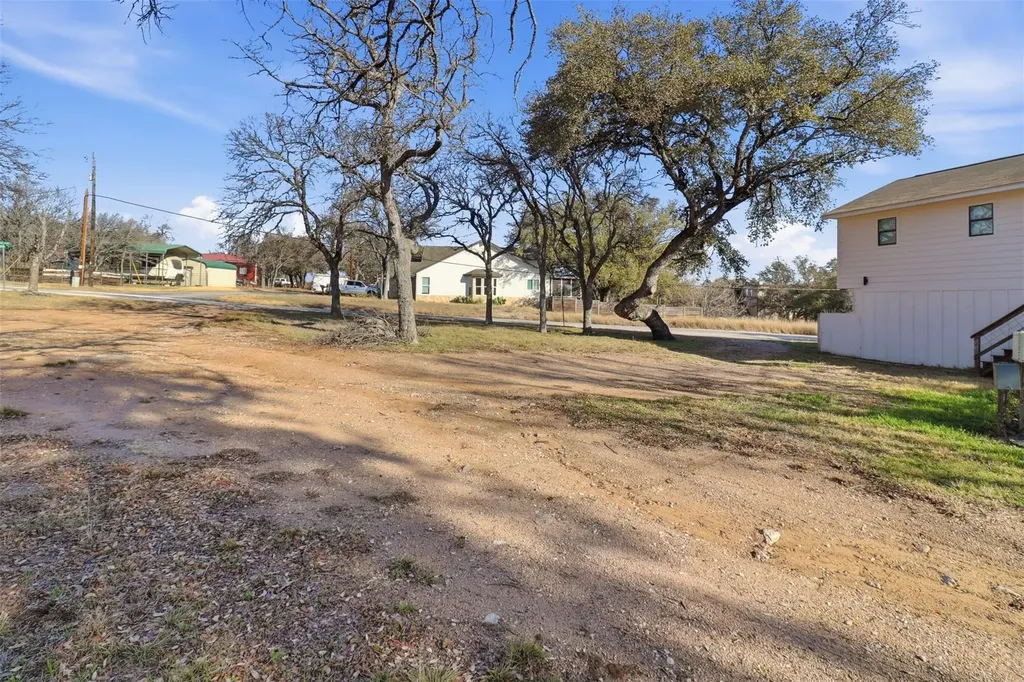 610 Williams Lakeshore Kingsland TX 78639