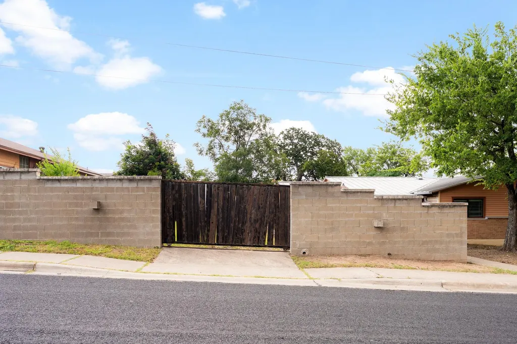 1179 Poquito Street Austin TX 78702