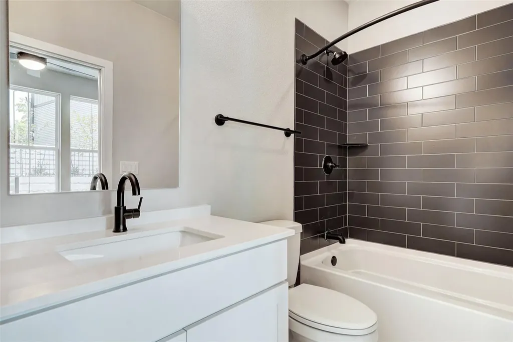 3809 Valley View Road Austin TX 78704