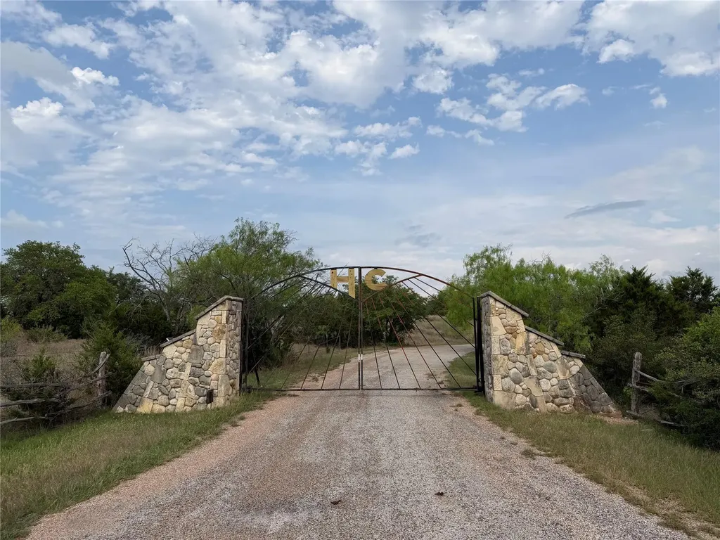 8219 Hammetts Crossing Dripping Springs TX 78663