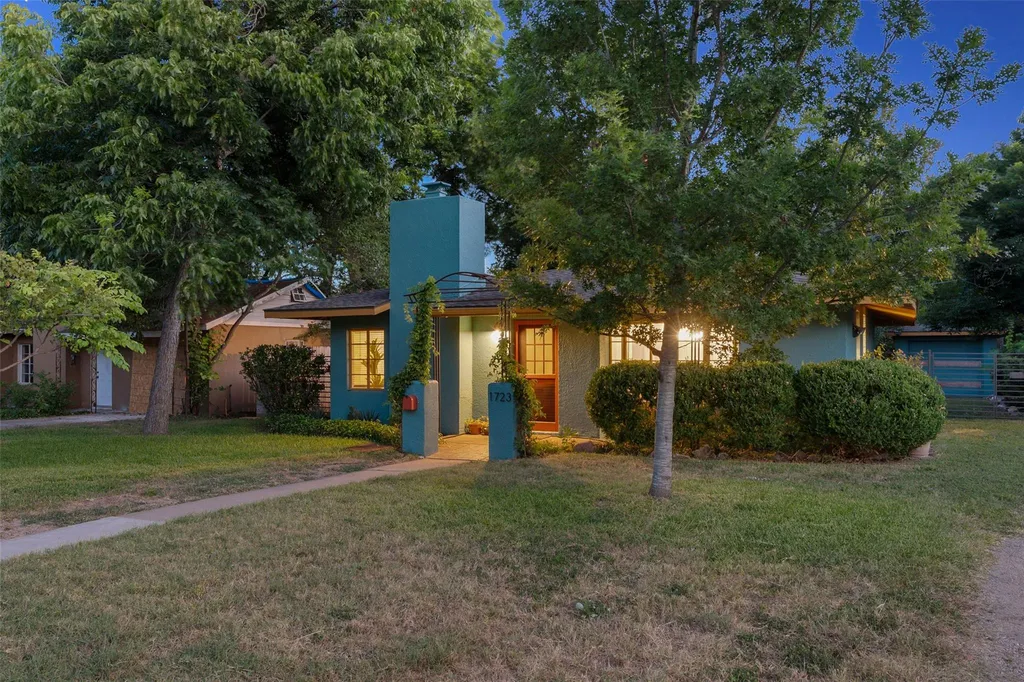 1723 E 38th Street Austin TX 78722