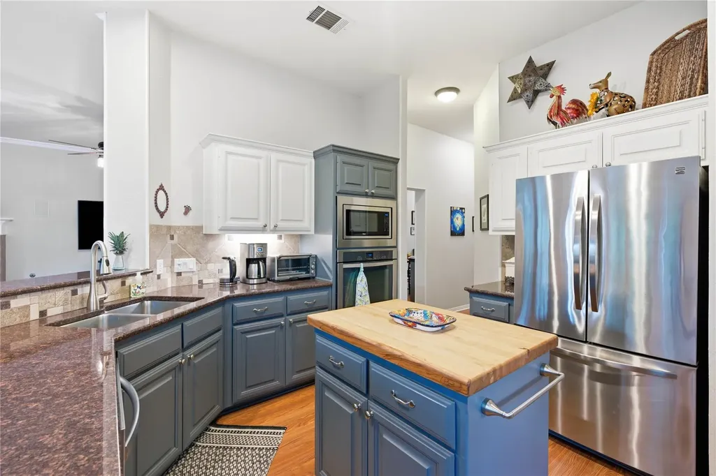11213 Savin Hill Lane Austin TX 78739