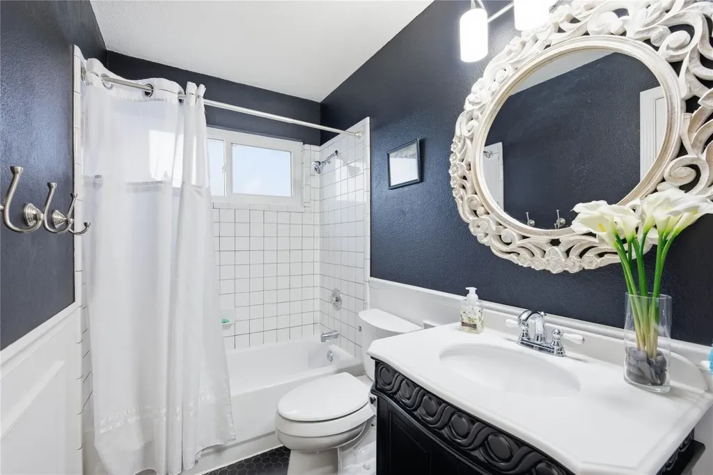 11213 Savin Hill Lane Austin TX 78739