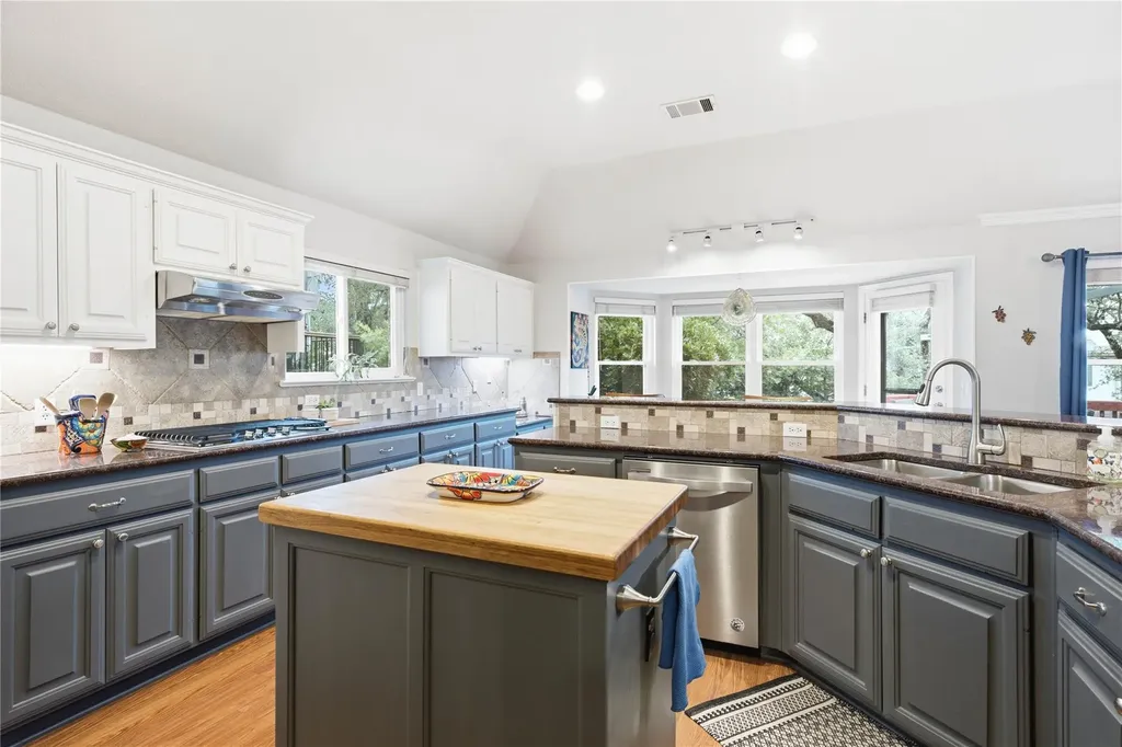 11213 Savin Hill Lane Austin TX 78739