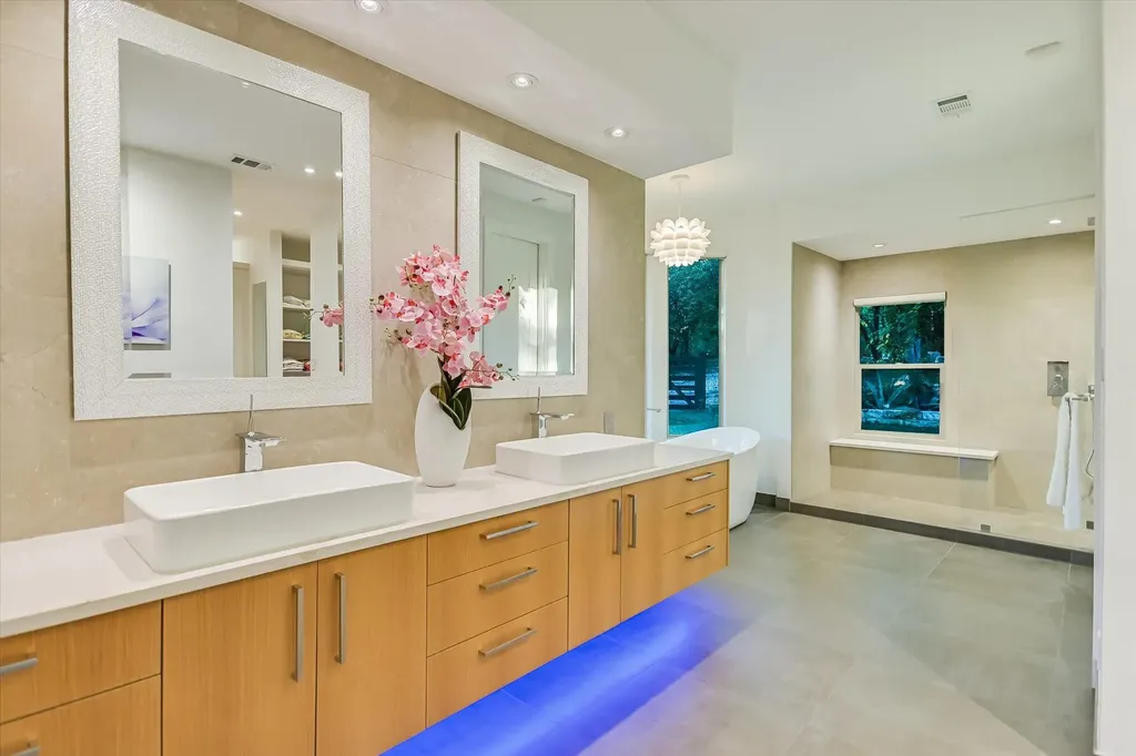 601 Crystal Creek Drive Austin TX 78746
