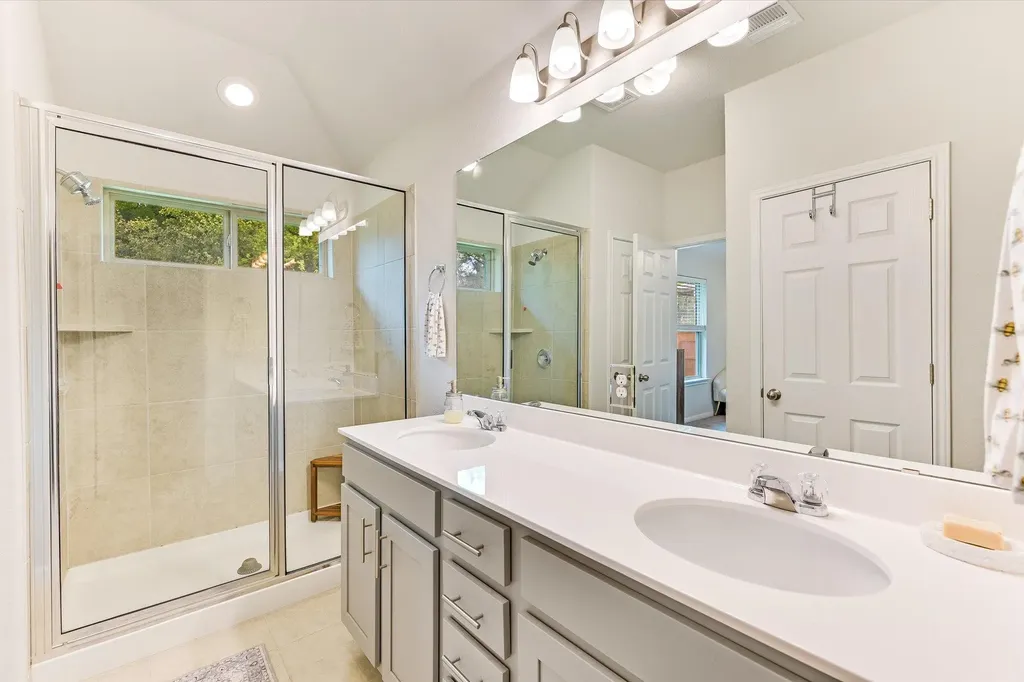 132 Walkup Lane Leander TX 78641
