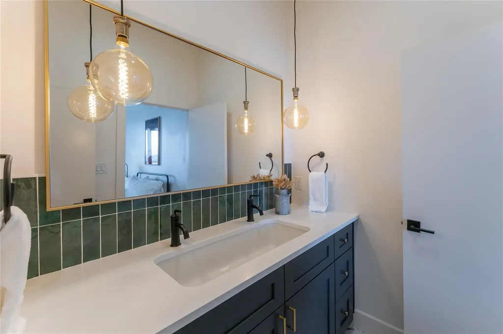 21005 Fawn Ridge Drive Lago Vista TX 78645