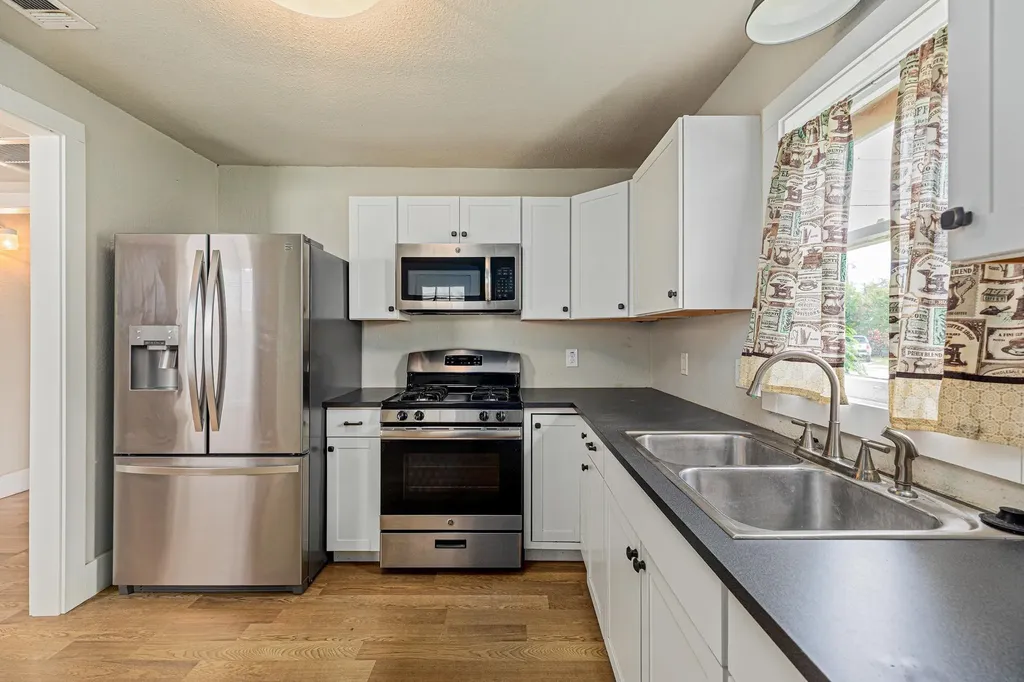 322 Blanco Street Luling TX 78648
